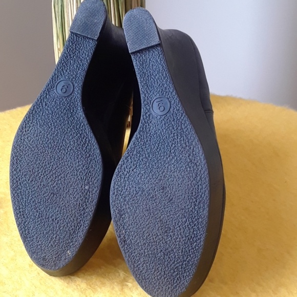 Booties - Picture 5 of 6